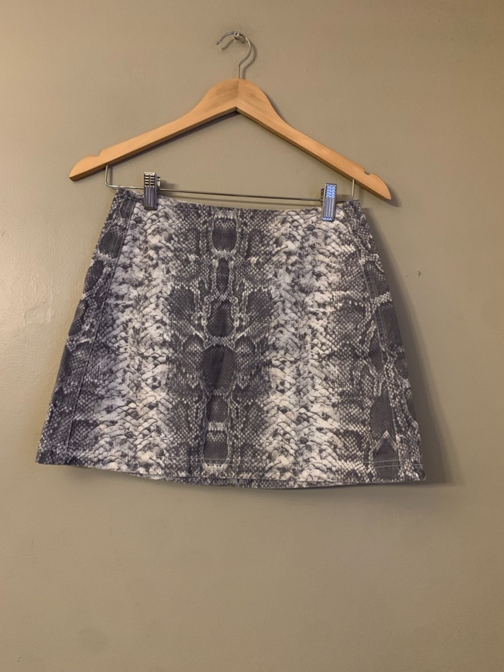 BDG Urban Outfitters Womens Snakeskin Back-Zip Cotton Mini Skirt Size XS